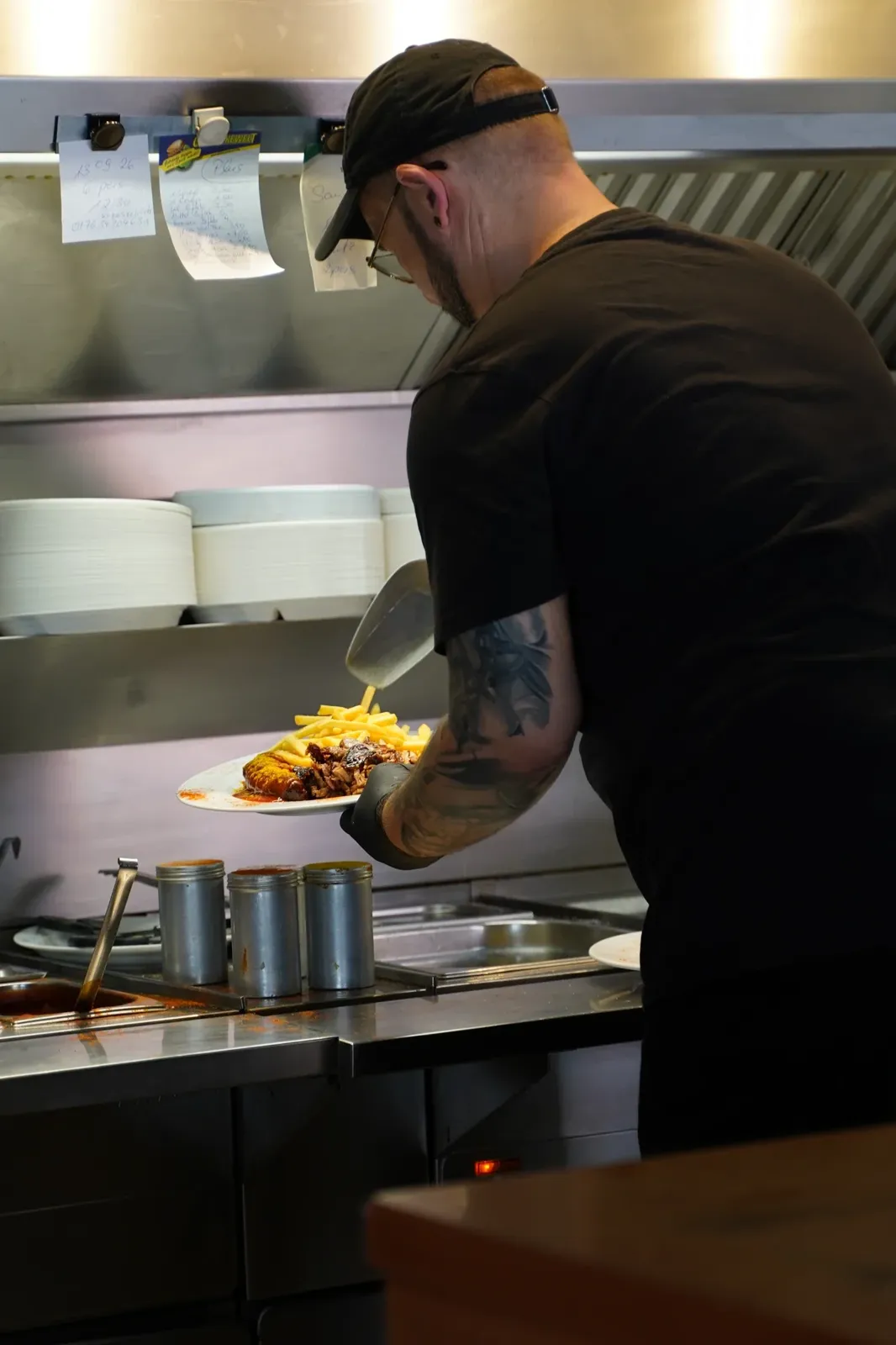 Frisch angerichtet in der Küche von Niko's Grill